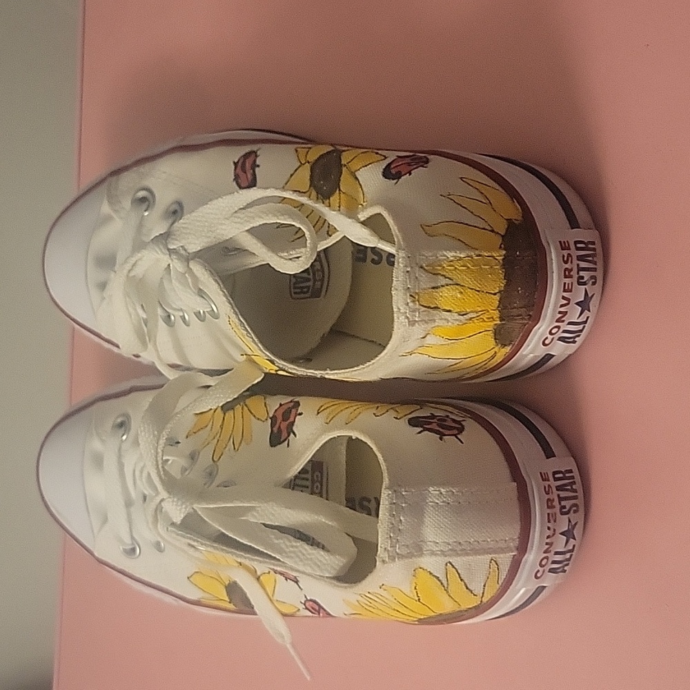 Hand painted Converse - Picture 4 of 4